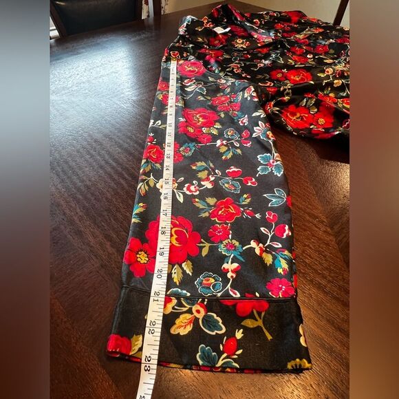 Cabernet Sleepwear | Silky Black Floral Feminine 2 pc. Pajama Set | Size XL - Picture 11 of 16